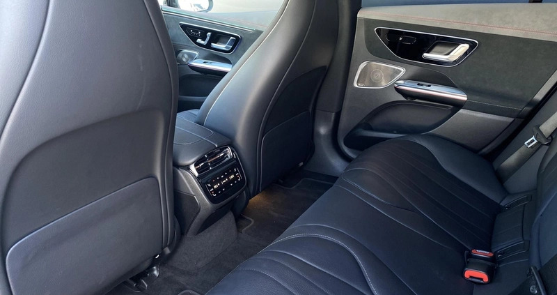 Mercedes-Benz EQE cena 407599 przebieg: 10000, rok produkcji 2023 z Dobra małe 211